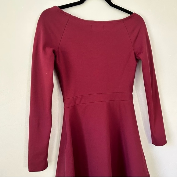Aritzia Sunday Best Sparrow Ponte Dress in Burgundy Size Small - Picture 6 of 9